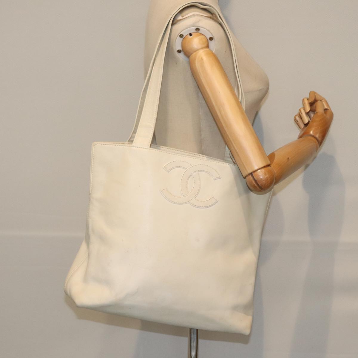 CHANEL COCO Mark Tote Bag Leather White CC Auth 90849