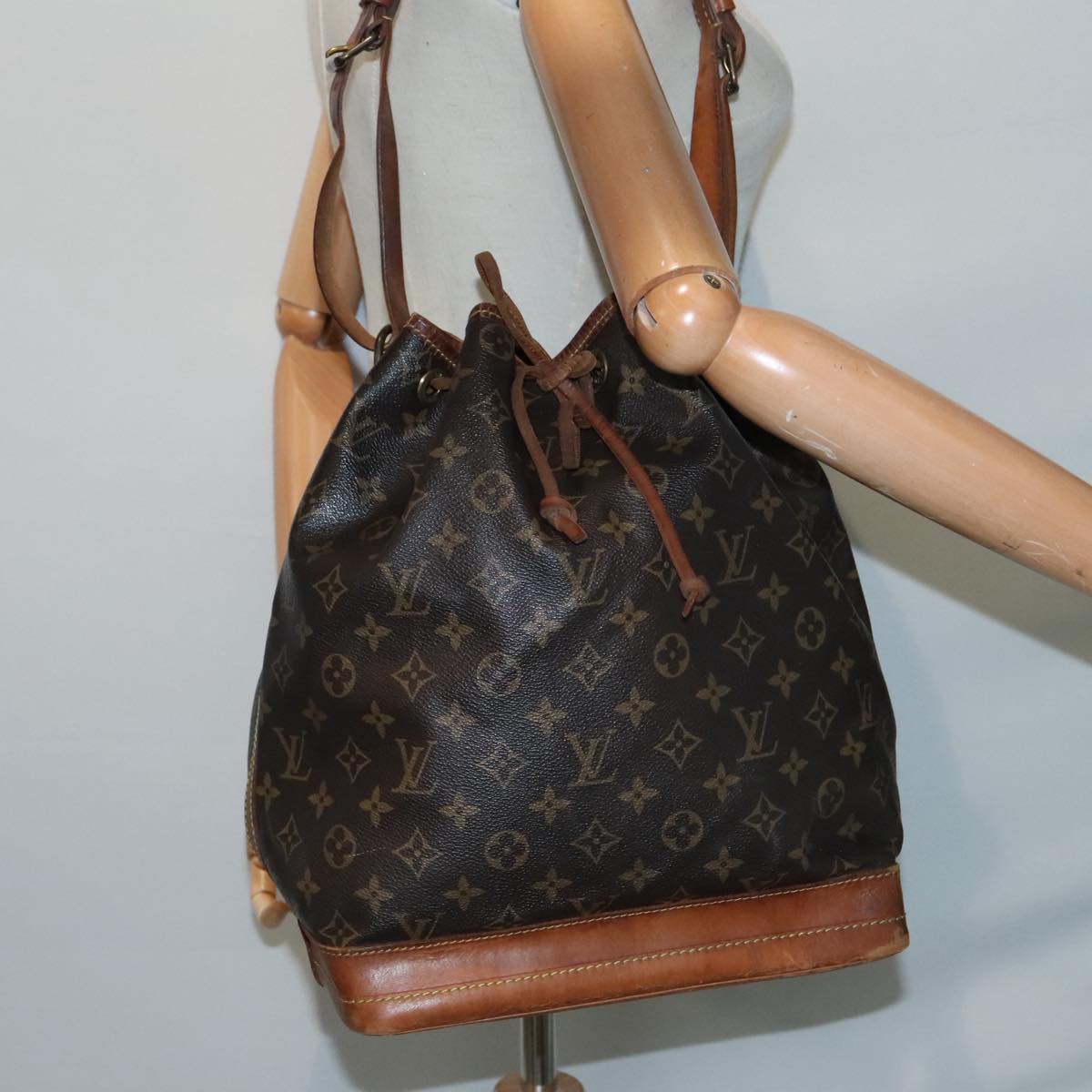 LOUIS VUITTON Monogram Noe Shoulder Bag M42224 LV Auth 91079