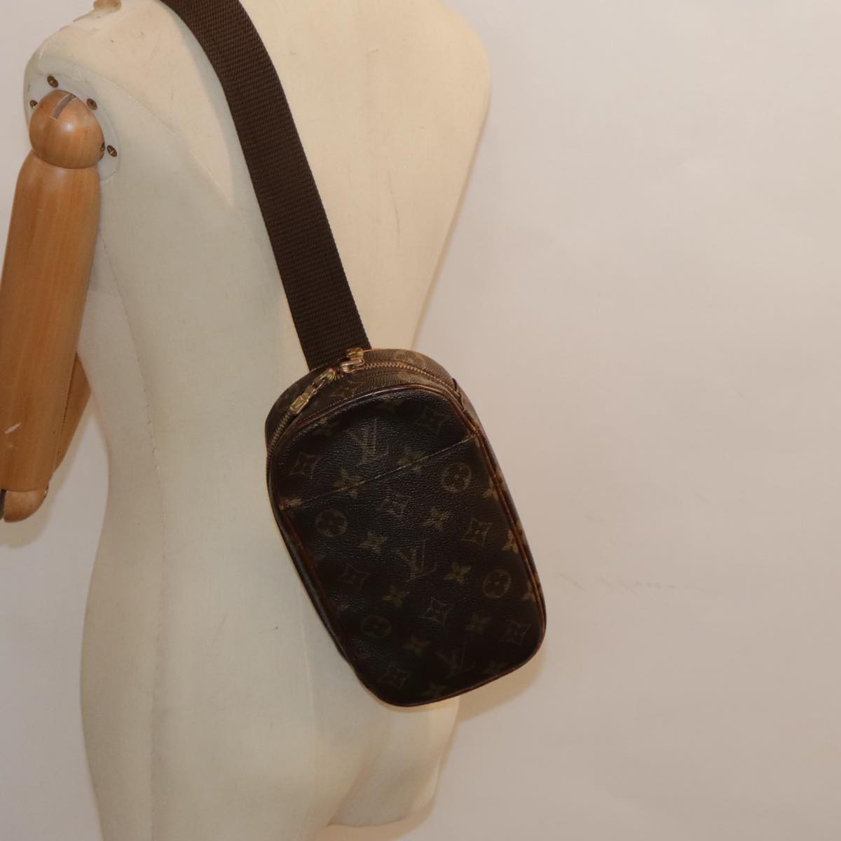 LOUIS VUITTON Monogram Pochette Gange Shoulder Bag M51870 LV Auth 91116