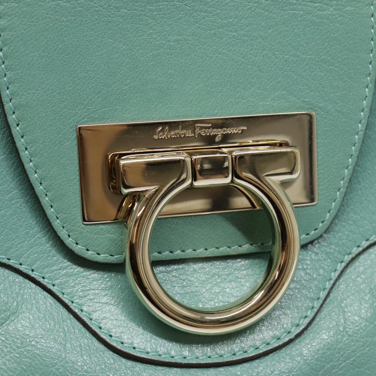 Salvatore Ferragamo Gancini Shoulder Bag Leather Gold Light green Auth 91277