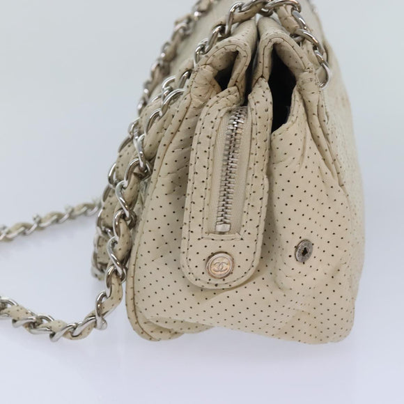 CHANEL Chain Shoulder Bag Punching leather White Silver CC Auth 91310