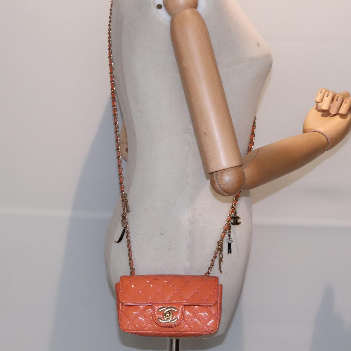 CHANEL Matelasse Icon Chain Shoulder Bag Patent Orange Gold CC Auth 91312