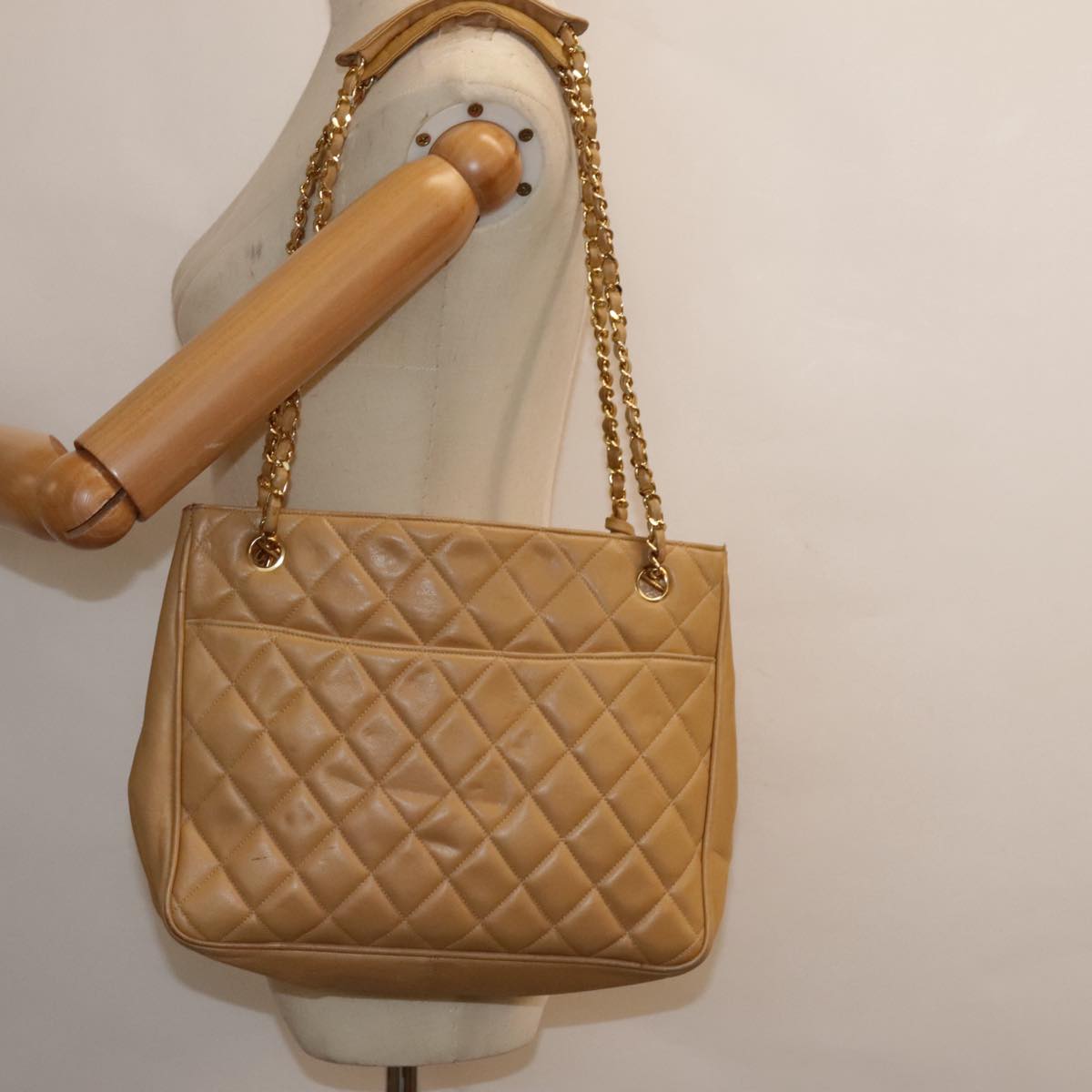 CHANEL Matelasse Chain Shoulder Bag Lamb Skin Beige Gold CC Auth 91313