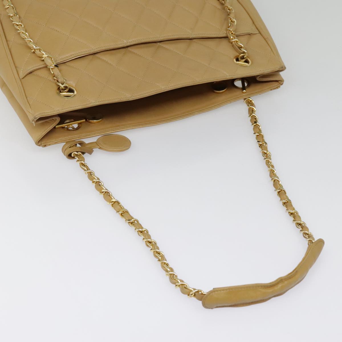 CHANEL Matelasse Chain Shoulder Bag Lamb Skin Beige Gold CC Auth 91313