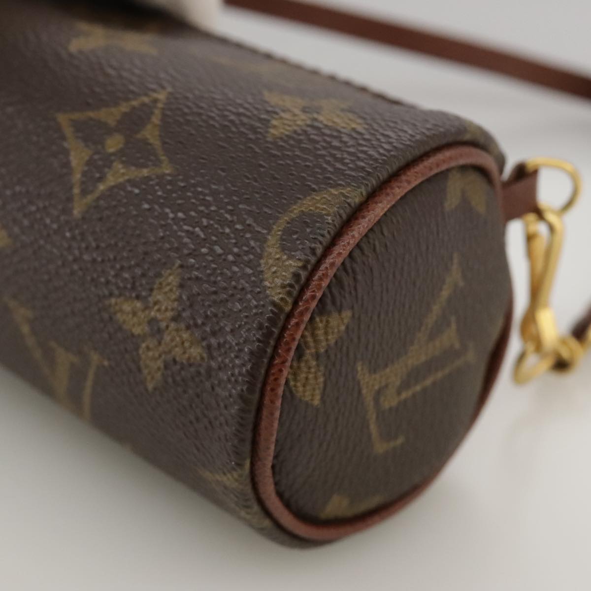 LOUIS VUITTON Monogram Papillon Pouch LV Auth 91333