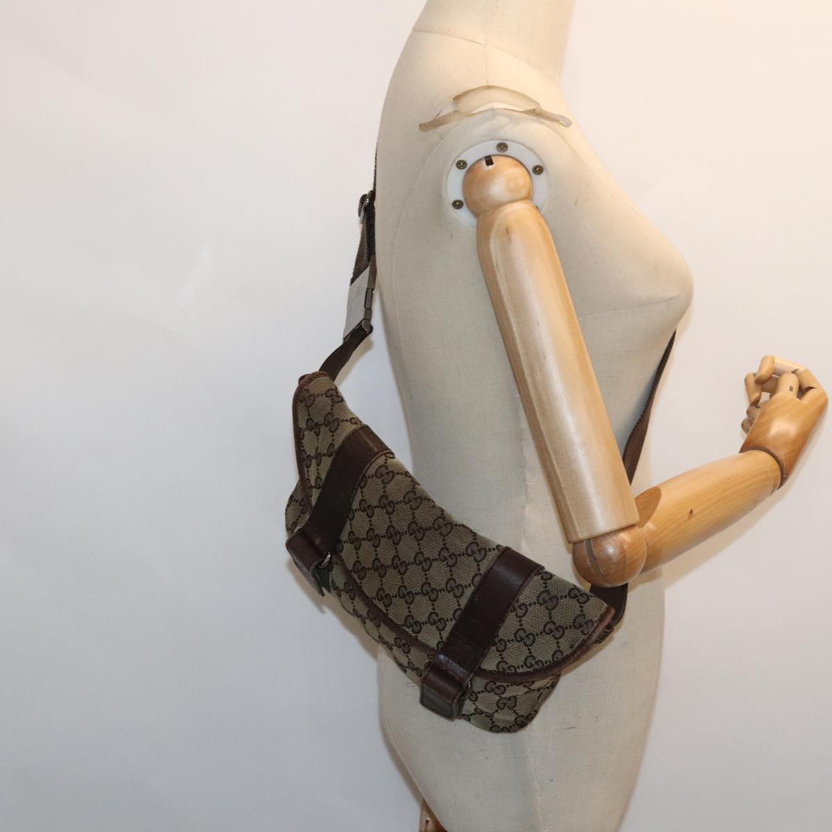 GUCCI GG Canvas Shoulder Bag Beige Silver 145851 Auth 91401