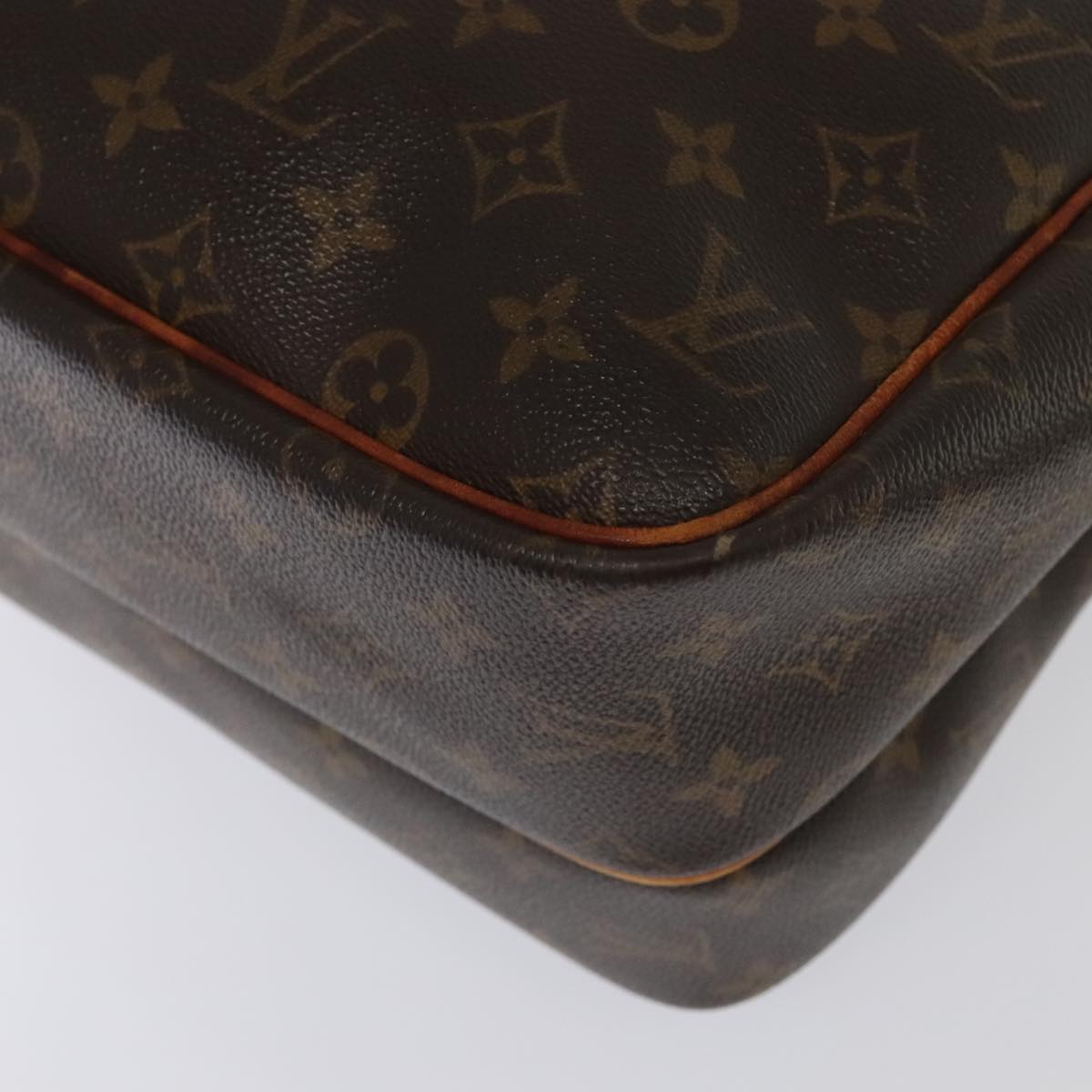 LOUIS VUITTON Monogram Reporter GM Shoulder Bag M45252 LV Auth 91630