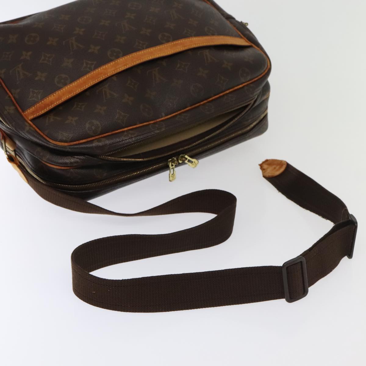 LOUIS VUITTON Monogram Reporter GM Shoulder Bag M45252 LV Auth 91630