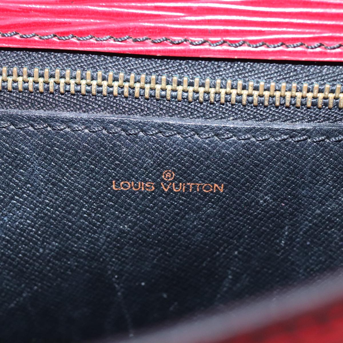 LOUIS VUITTON Epi Saint Cloud GM Shoulder Bag Red M52197 LV Auth 91730