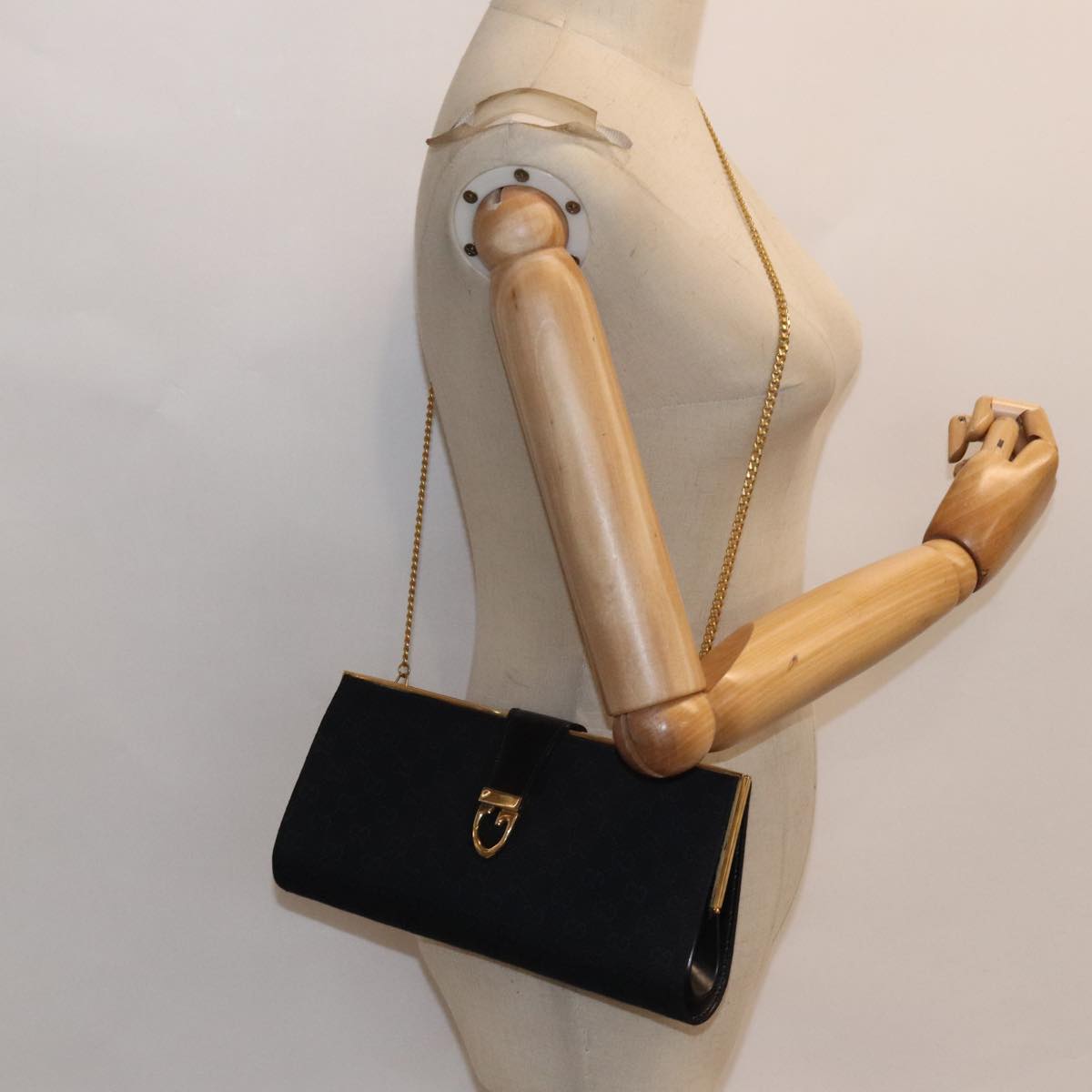 GUCCI GG Canvas Chain Shoulder Bag Black Gold Auth 91789