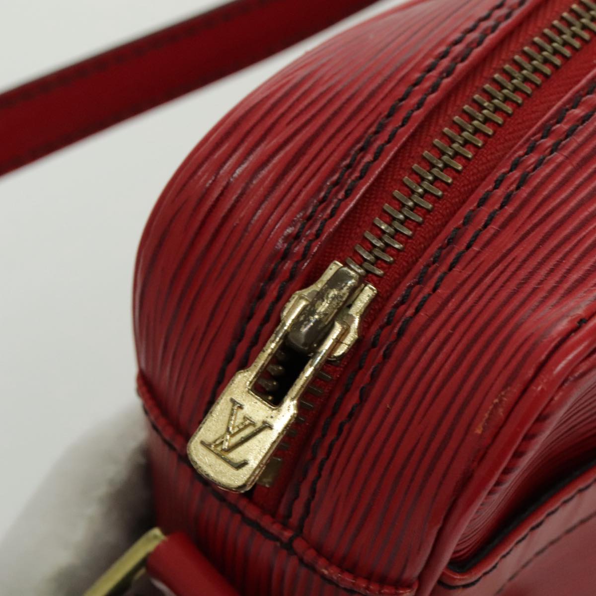 LOUIS VUITTON Epi Trocadero 23 Shoulder Bag Red M52307 LV Auth 92027