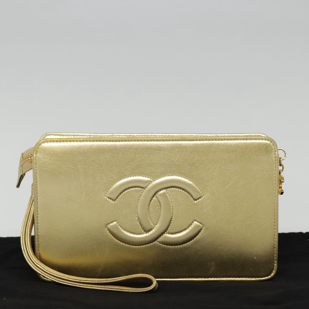 CHANEL Clutch Bag Leather Gold Tone CC Auth 92063