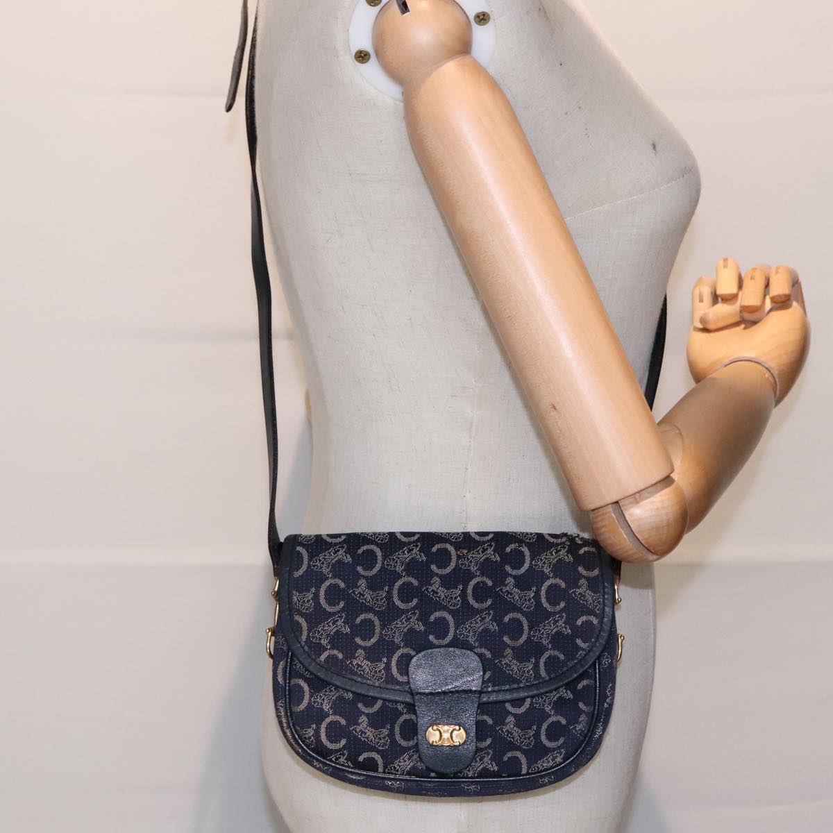 CELINE C Sulky Shoulder Bag Canvas Navy Gold Auth 92075