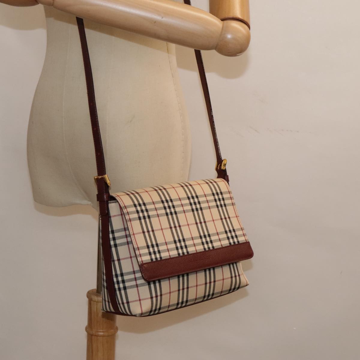 BURBERRY Nova Check Shoulder Bag Canvas Leather Beige Wine Red gold Auth 92083