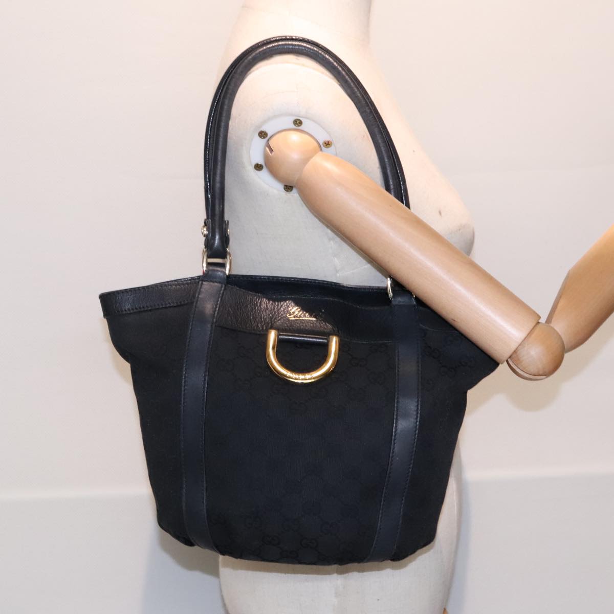 GUCCI GG Canvas Abbey Tote Bag Black Gold 211983 Auth 92127