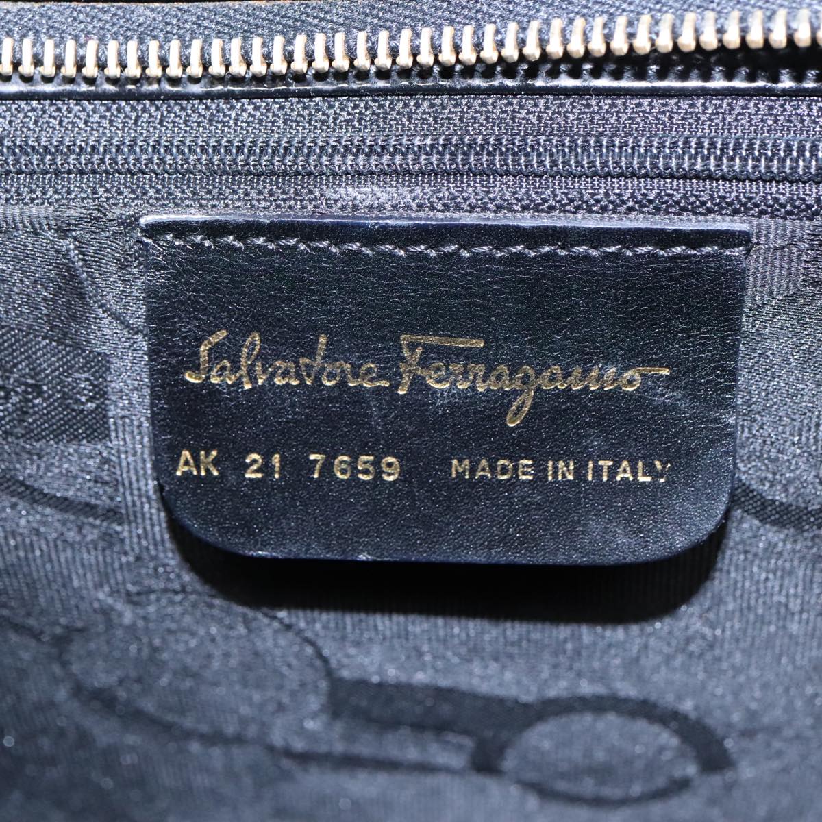 Salvatore Ferragamo Gancini Tote Bag Patent leather Black Gold Auth 92158