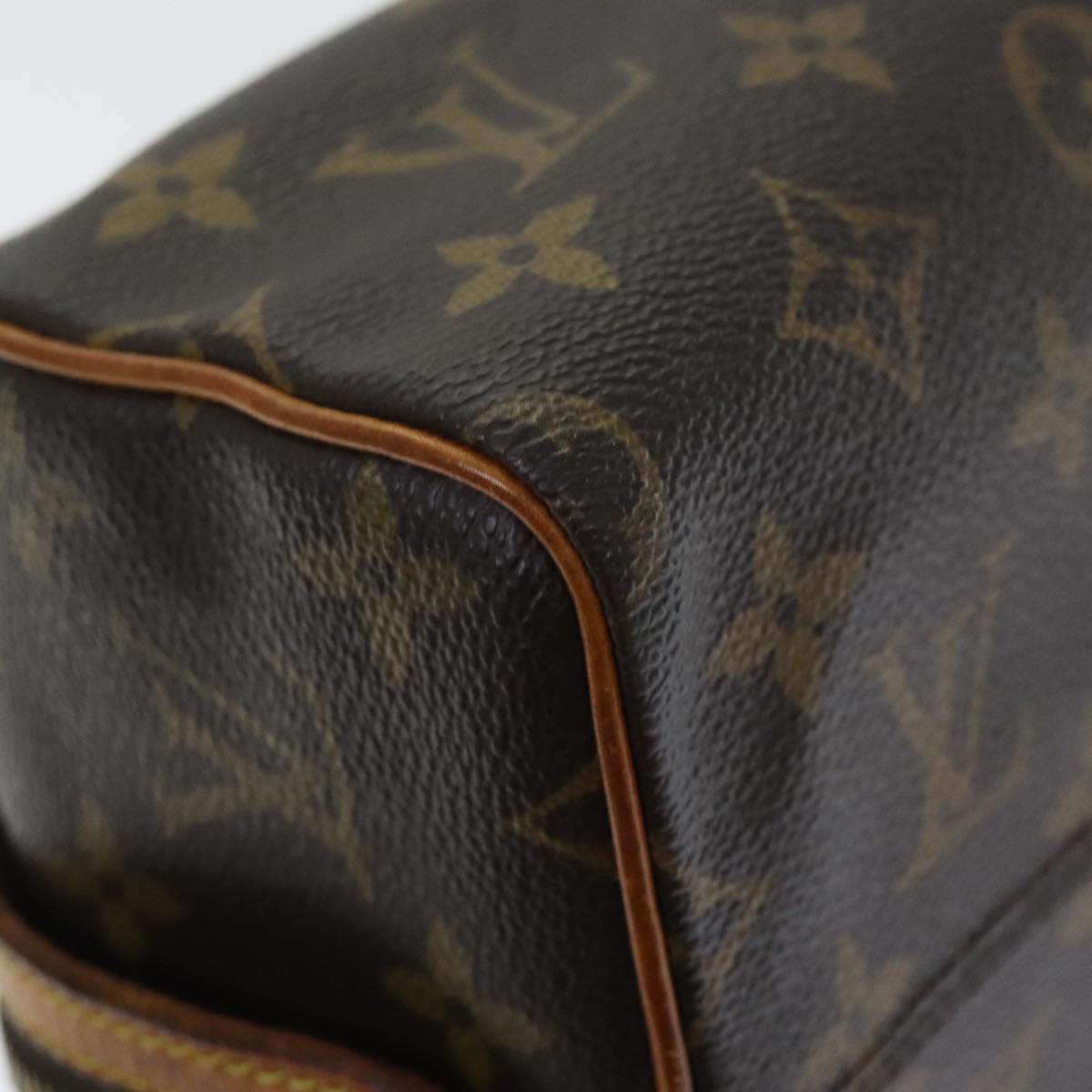 LOUIS VUITTON Monogram Trousse Patte Pression Cosmetic Pouch M47636 Auth 92236