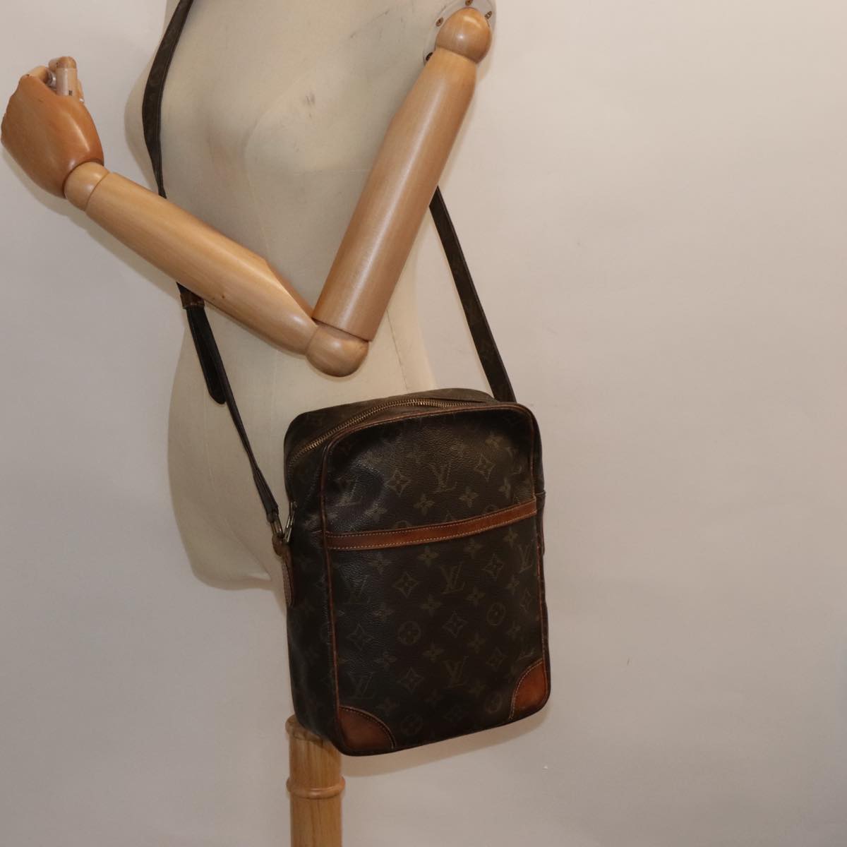 LOUIS VUITTON Monogram Danube MM Shoulder Bag M45264 LV Auth 92322