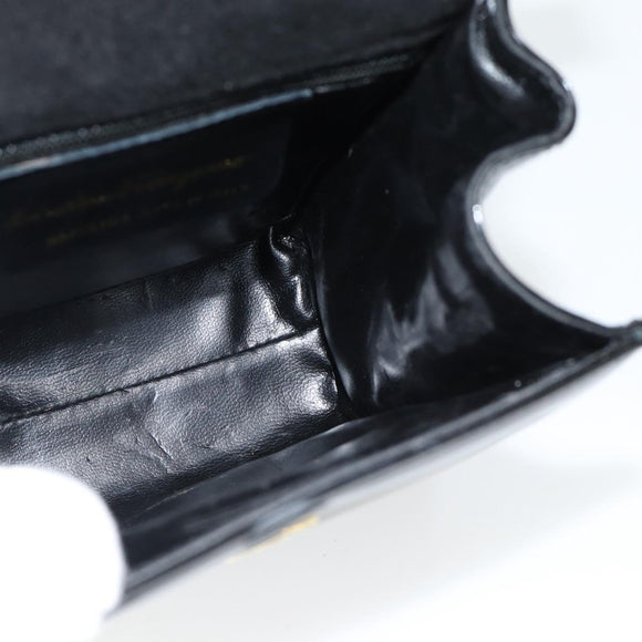 Salvatore Ferragamo Schoudertas Lakleer Zwart Goud Auth 92696