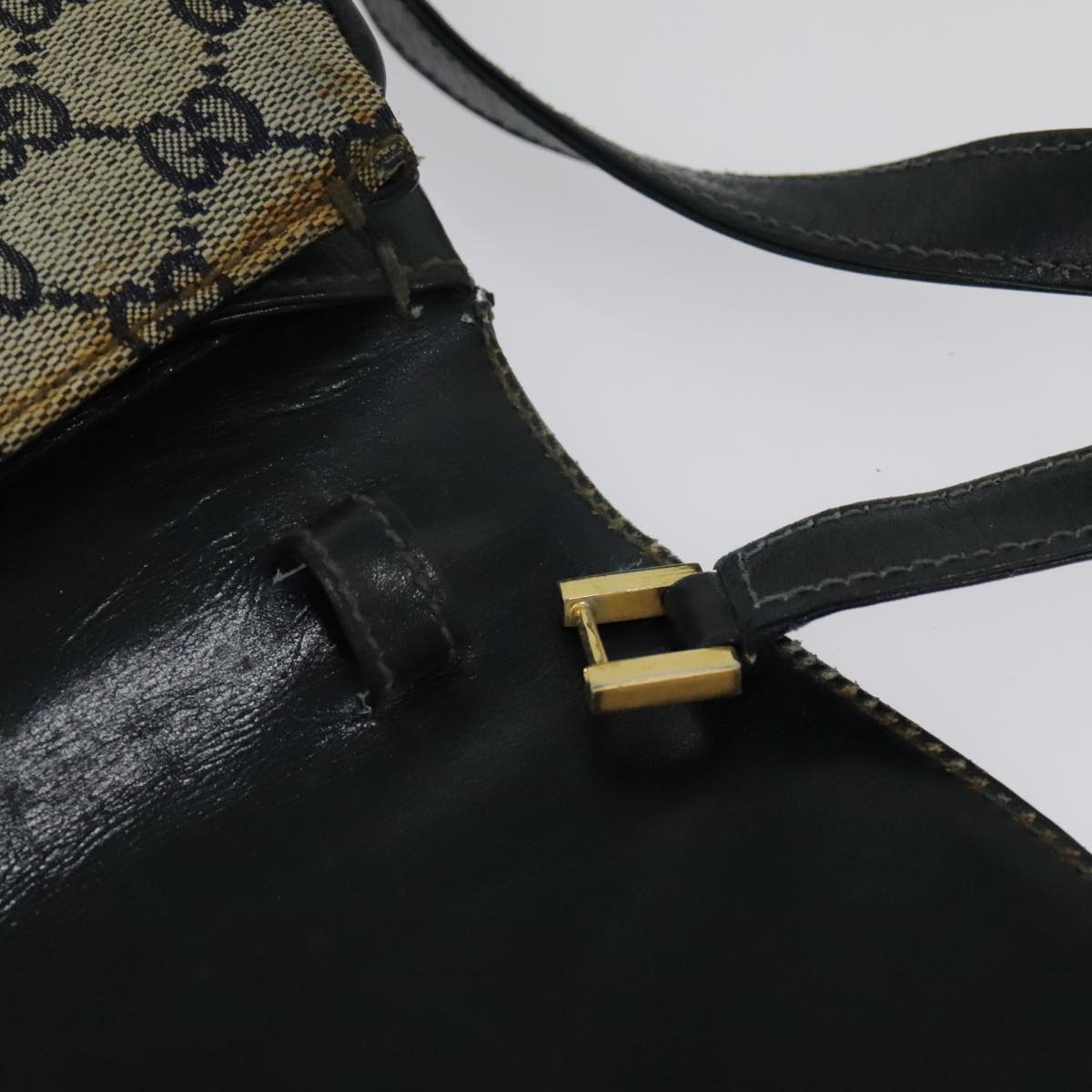 GUCCI GG Canvas Shoulder Bag Beige Navy Gold Auth 92734