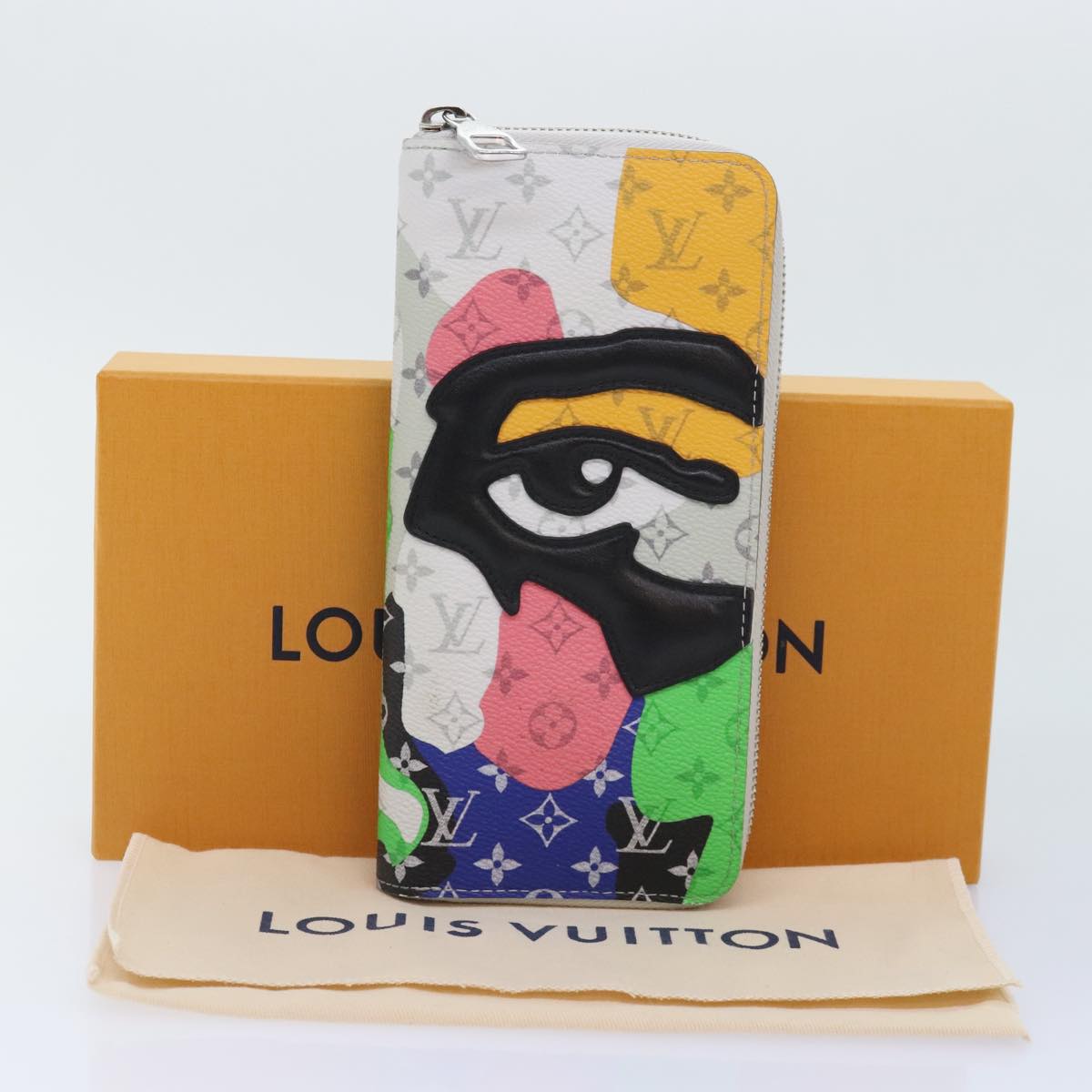 LOUIS VUITTON Monogram LV Portrait Zippy Vertical Wallet M82590 LV Auth 92757A