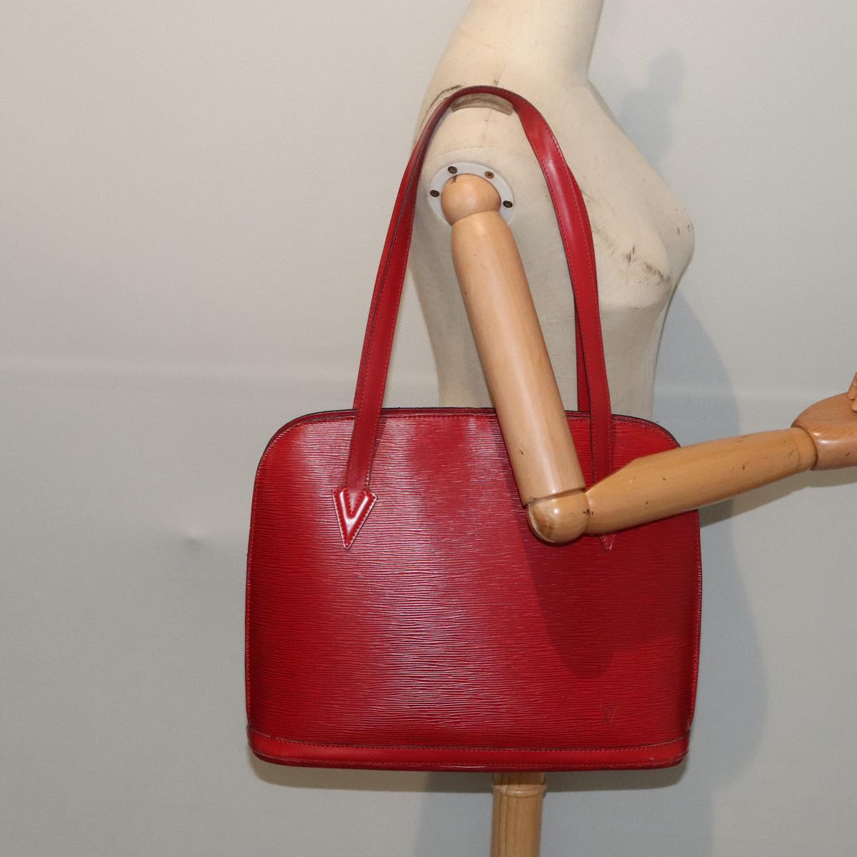 LOUIS VUITTON Epi Lussac Shoulder Bag Red M52287 LV Auth 92787