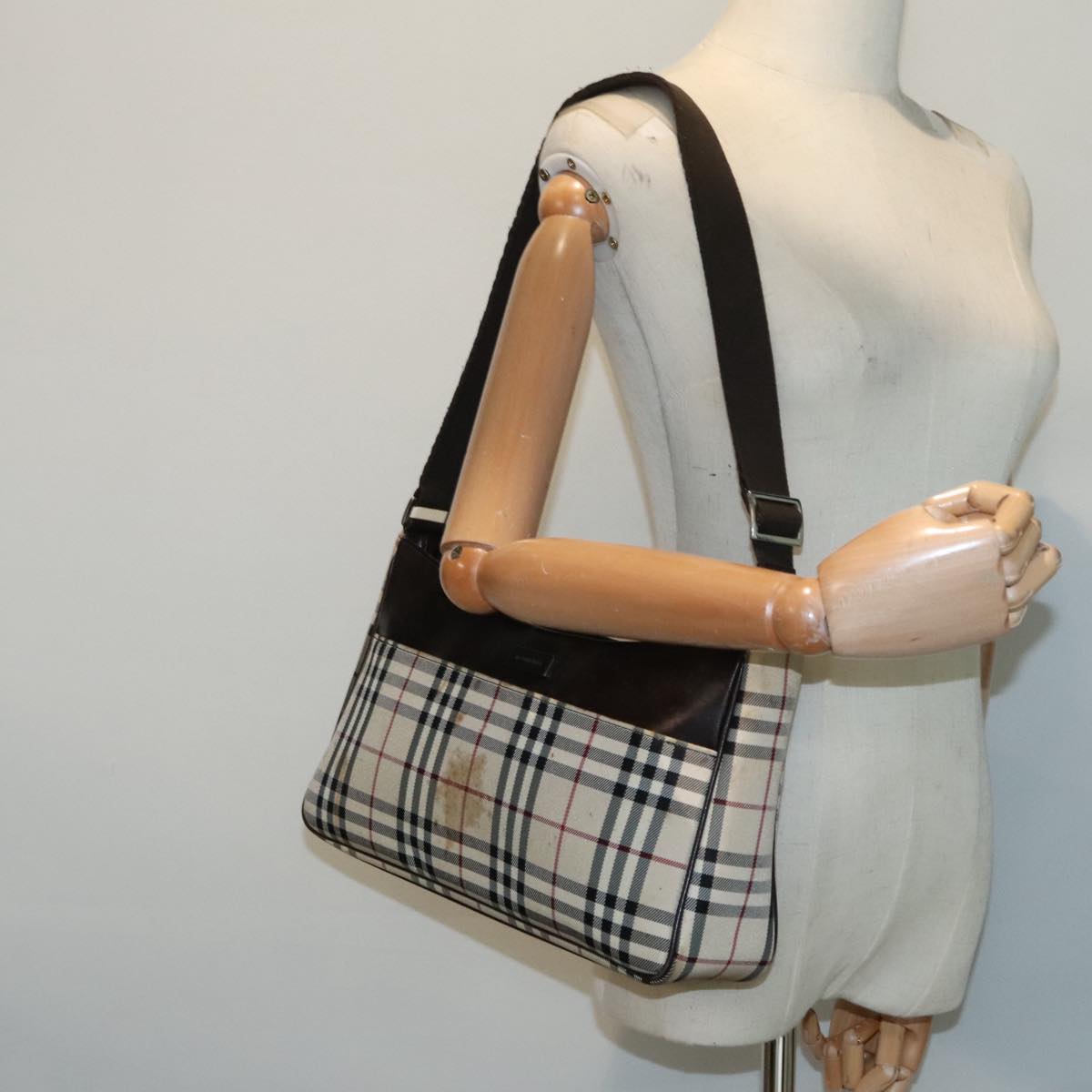 BURBERRY Nova Check Shoulder Bag Nylon Beige Silver Auth 92838