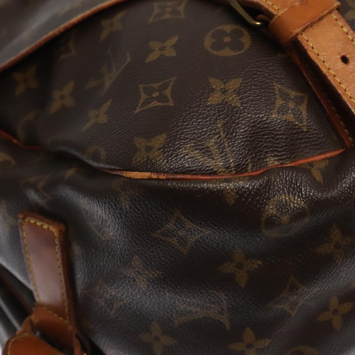 LOUIS VUITTON Monogram Saumur 43 Shoulder Bag M42252 LV Auth 92868