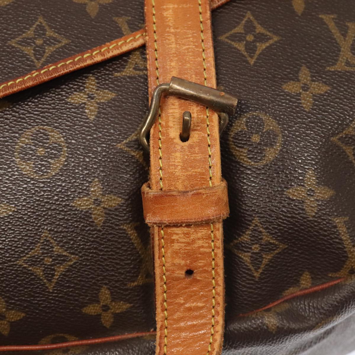 LOUIS VUITTON Monogram Saumur 43 Shoulder Bag M42252 LV Auth 92868