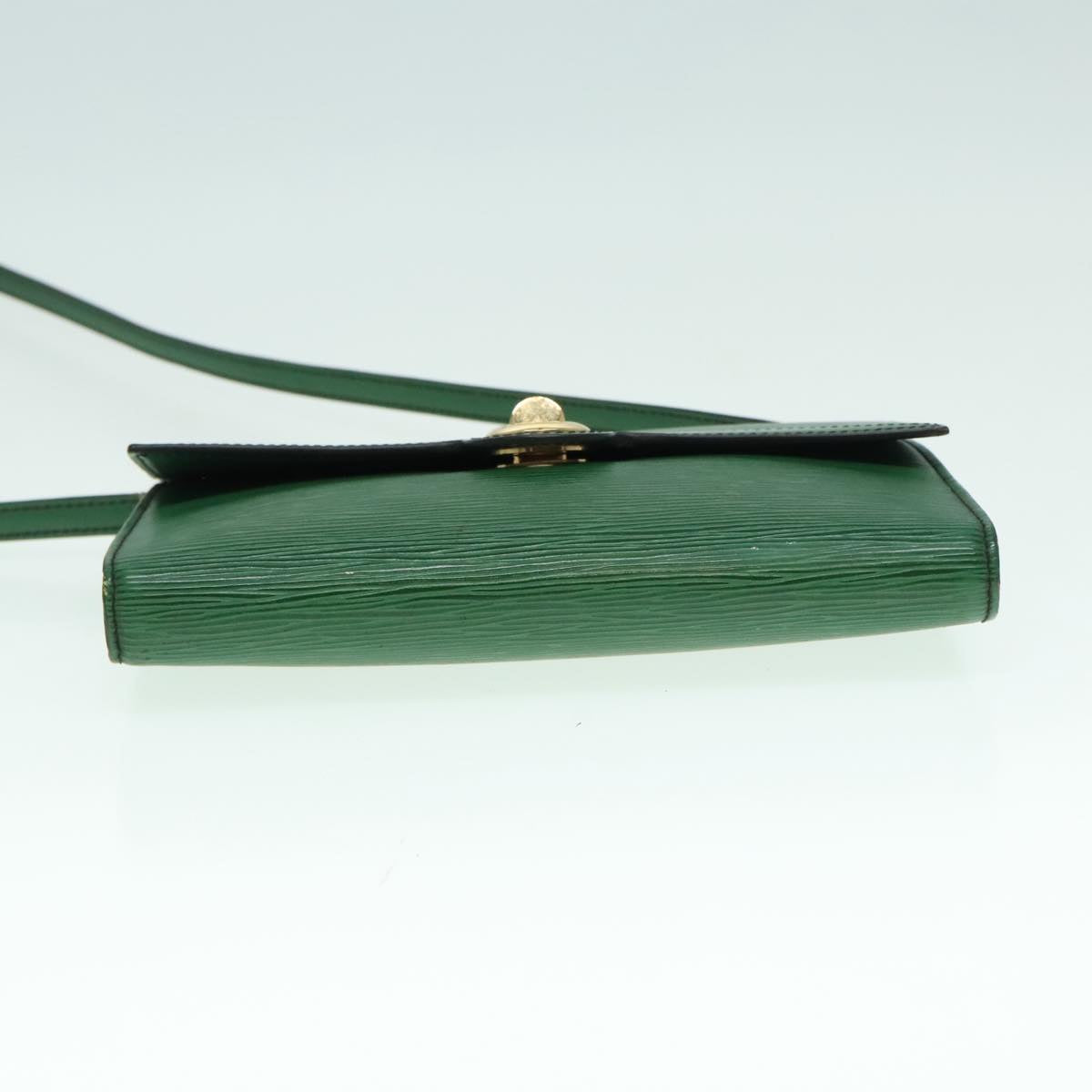 LOUIS VUITTON Epi Pochette Arche Shoulder Bag Green M52574 LV Auth 92953