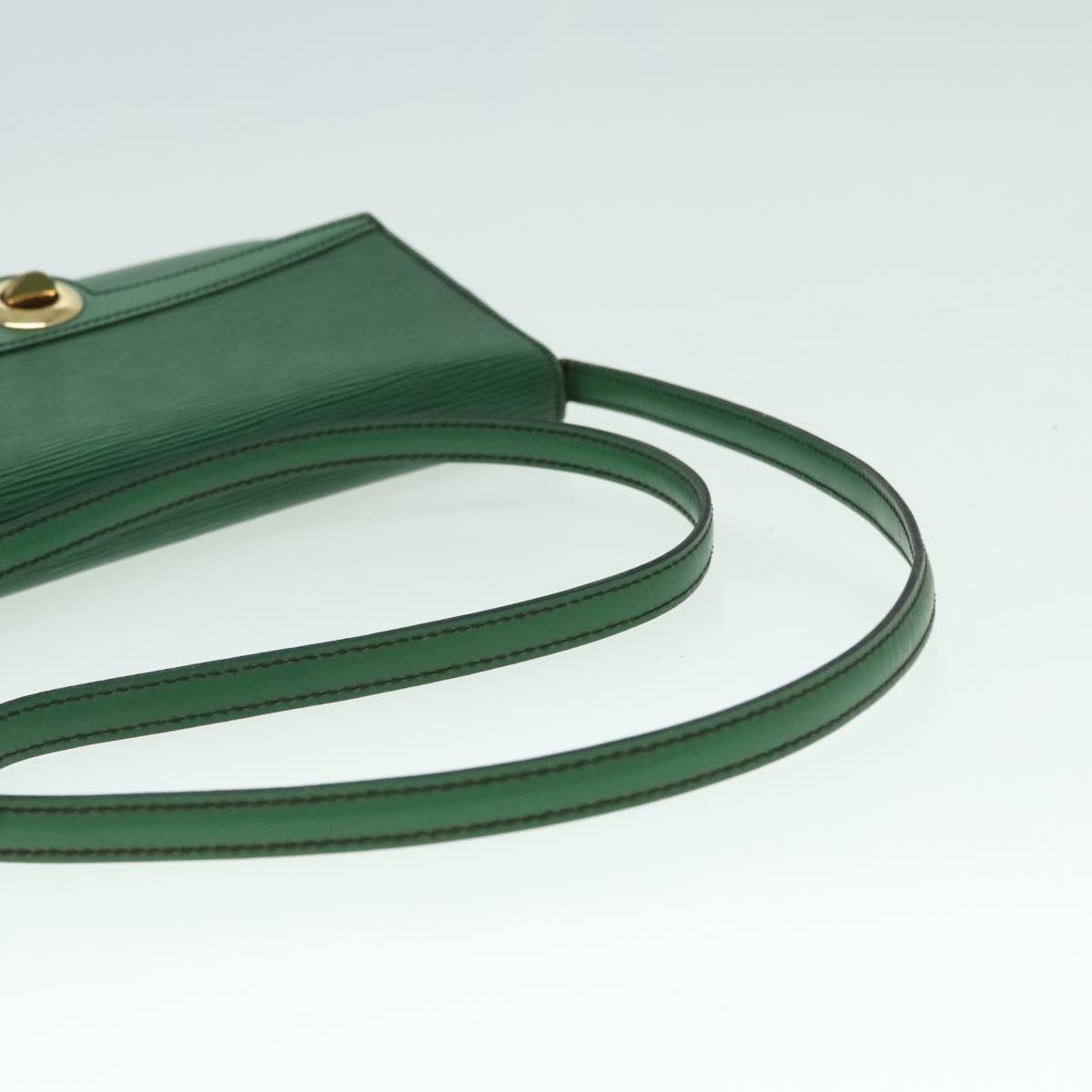 LOUIS VUITTON Epi Pochette Arche Shoulder Bag Green M52574 LV Auth 92953