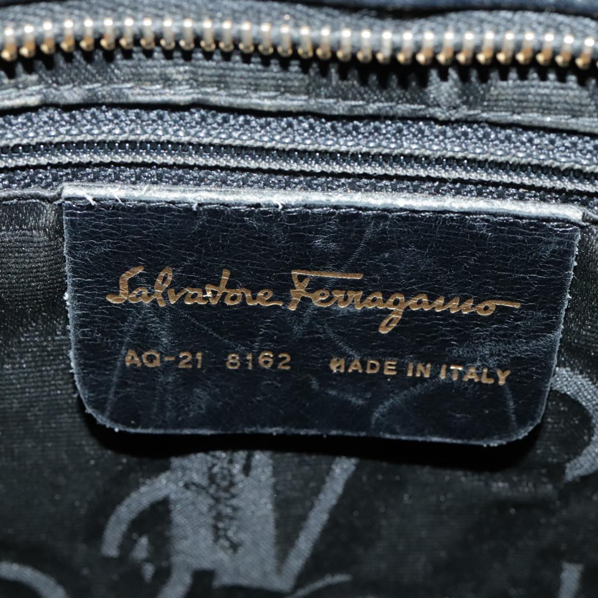 Salvatore Ferragamo Gancini Shoulder Bag Leather Black Gold Auth 92967