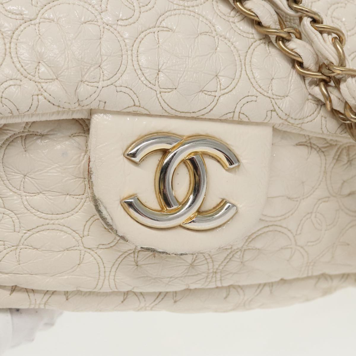 CHANEL Chain Shoulder Bag Leather White CC Auth 93079