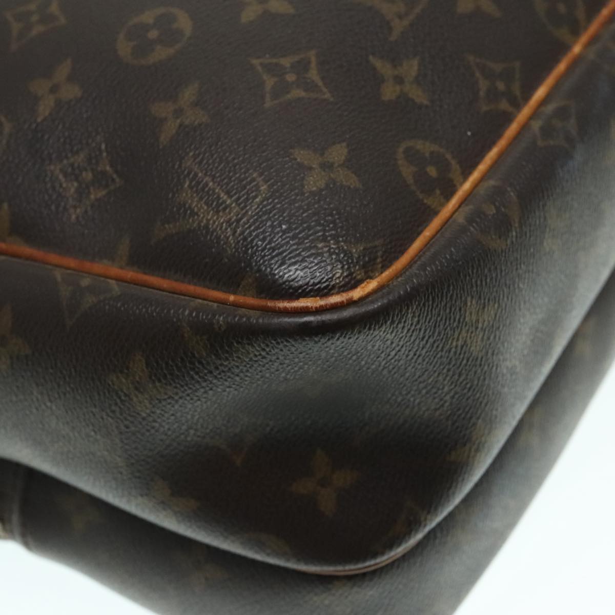 LOUIS VUITTON Monogram Reporter GM Shoulder Bag M45252 LV Auth 93129