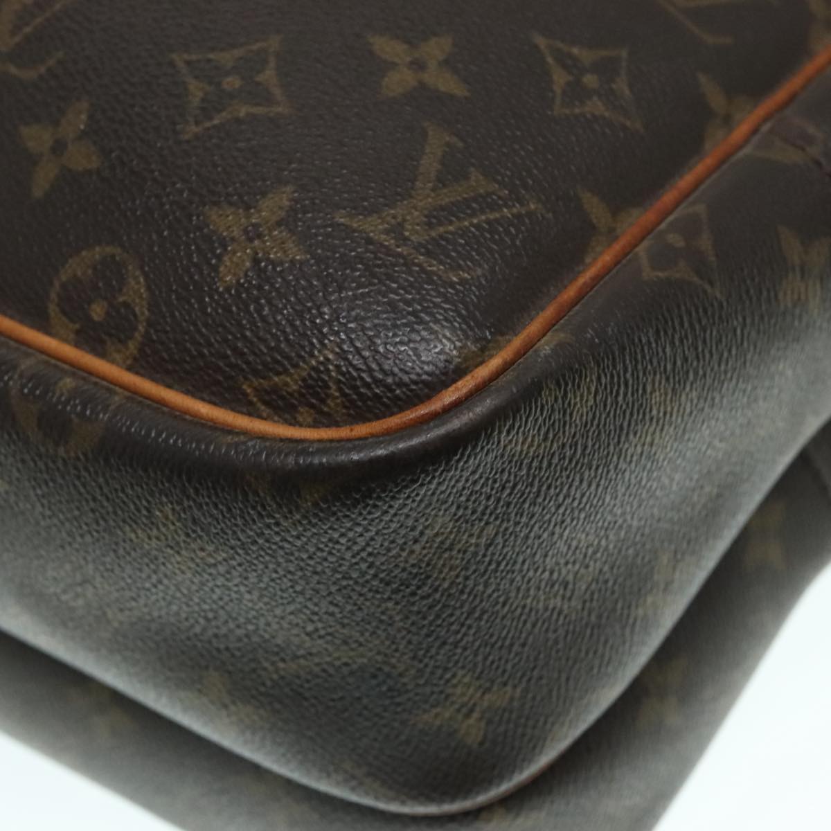 LOUIS VUITTON Monogram Reporter GM Shoulder Bag M45252 LV Auth 93129