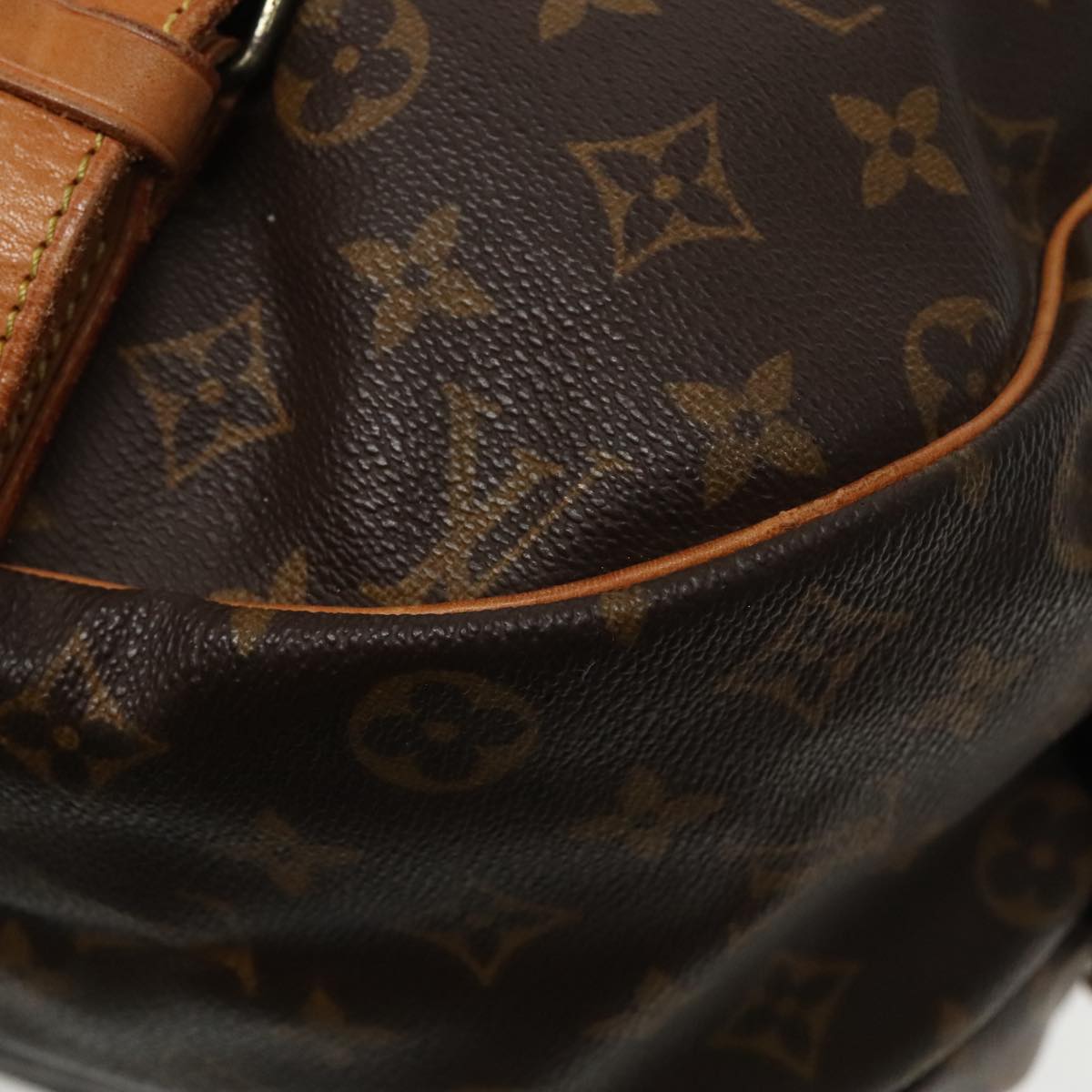 LOUIS VUITTON Monogram Saumur 43 Shoulder Bag M42252 LV Auth 93136