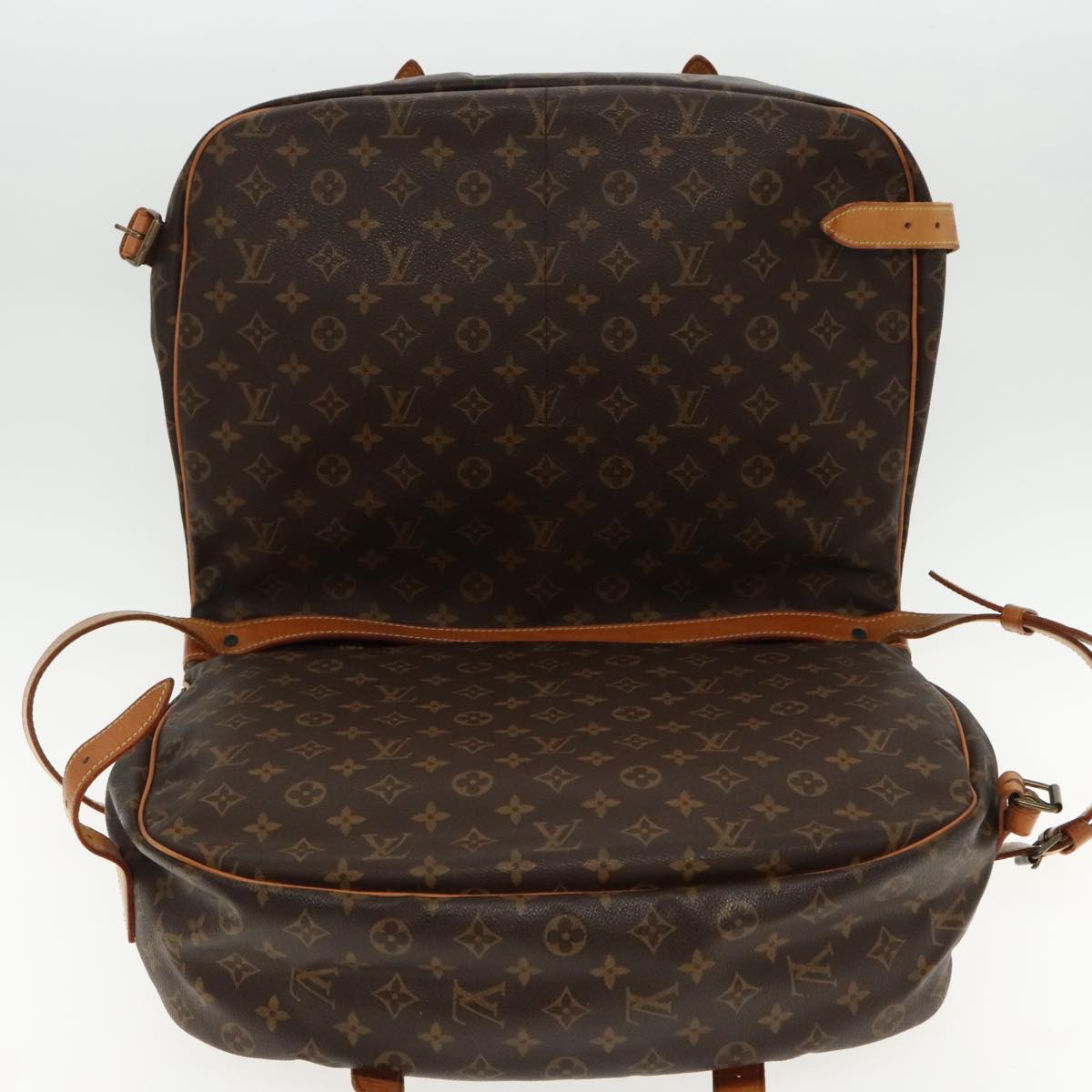 LOUIS VUITTON Monogram Saumur 43 Shoulder Bag M42252 LV Auth 93136