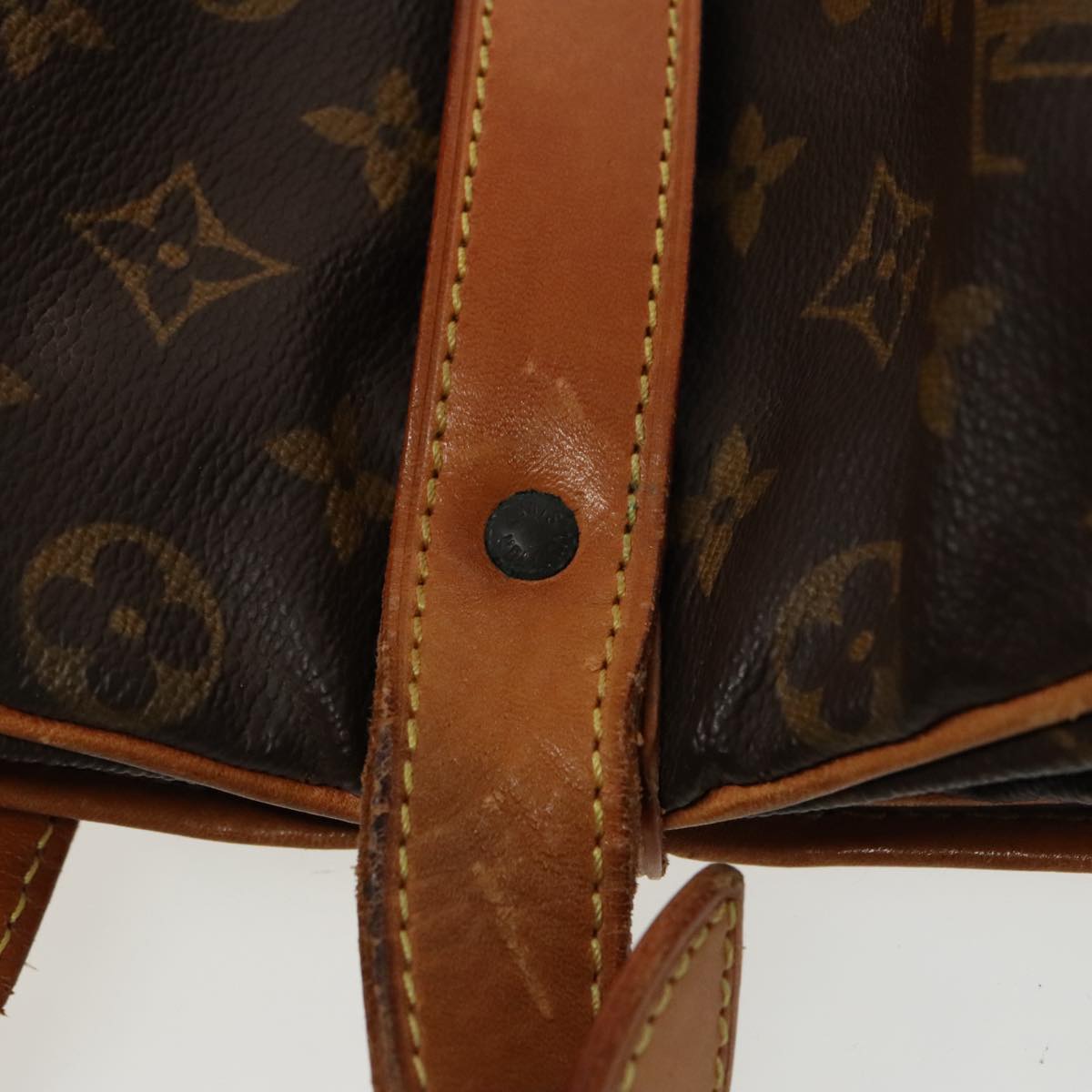 LOUIS VUITTON Monogram Saumur 43 Shoulder Bag M42252 LV Auth 93136