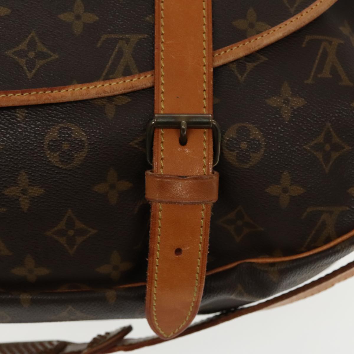 LOUIS VUITTON Monogram Saumur 43 Shoulder Bag M42252 LV Auth 93136