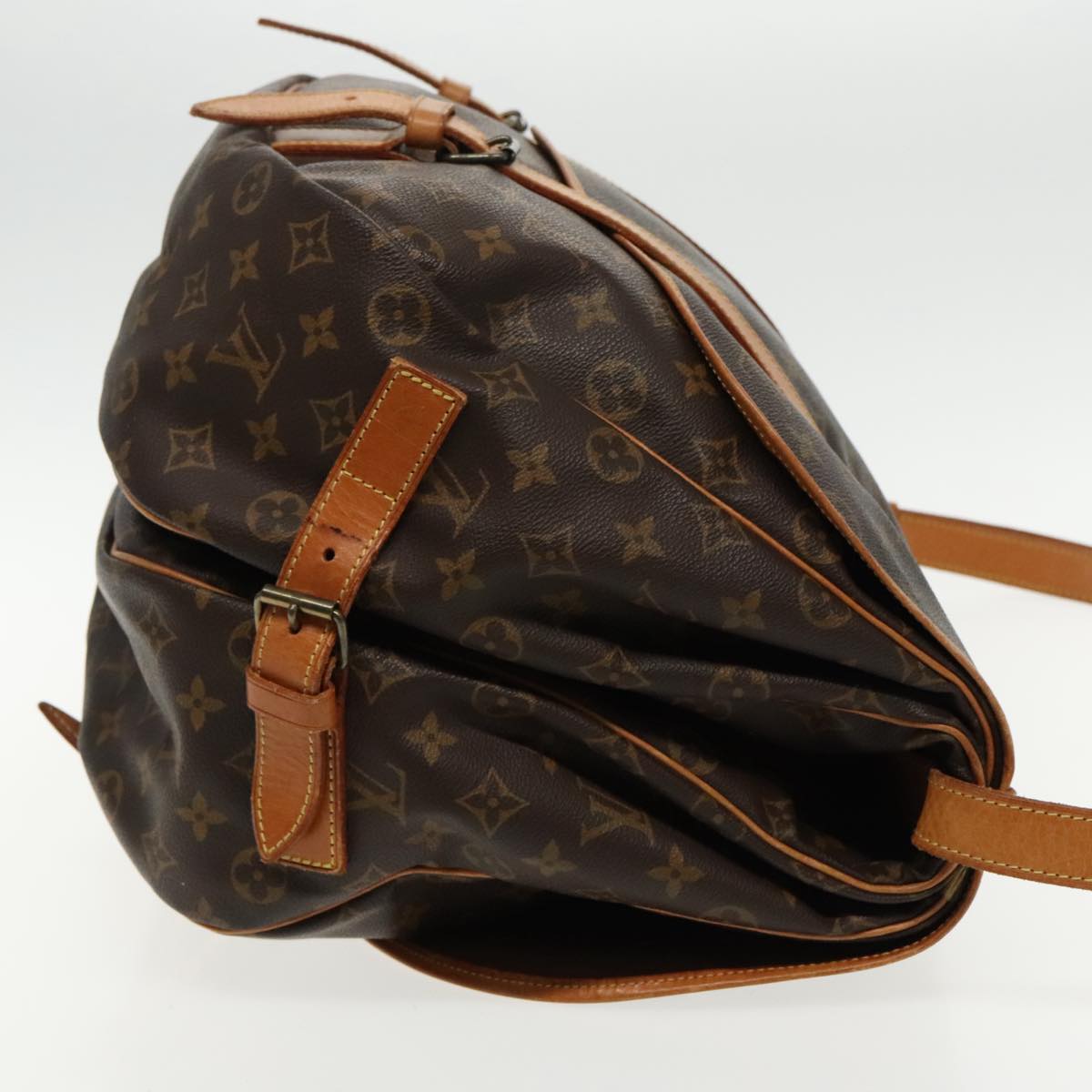 LOUIS VUITTON Monogram Saumur 43 Shoulder Bag M42252 LV Auth 93136