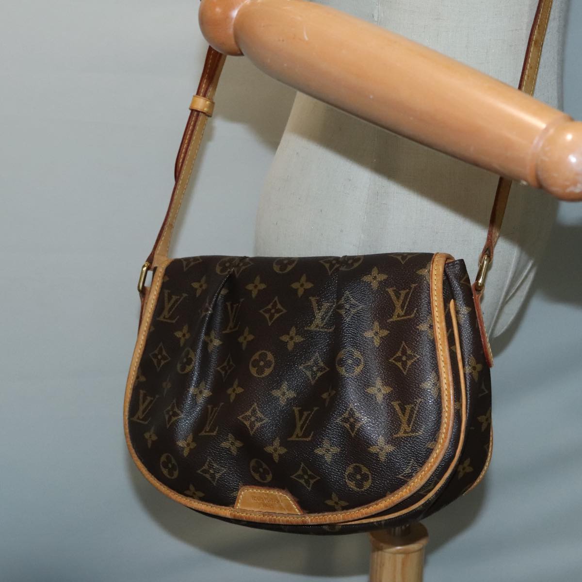 LOUIS VUITTON Monogram Menilmontant PM Shoulder Bag M40474 LV Auth 93179