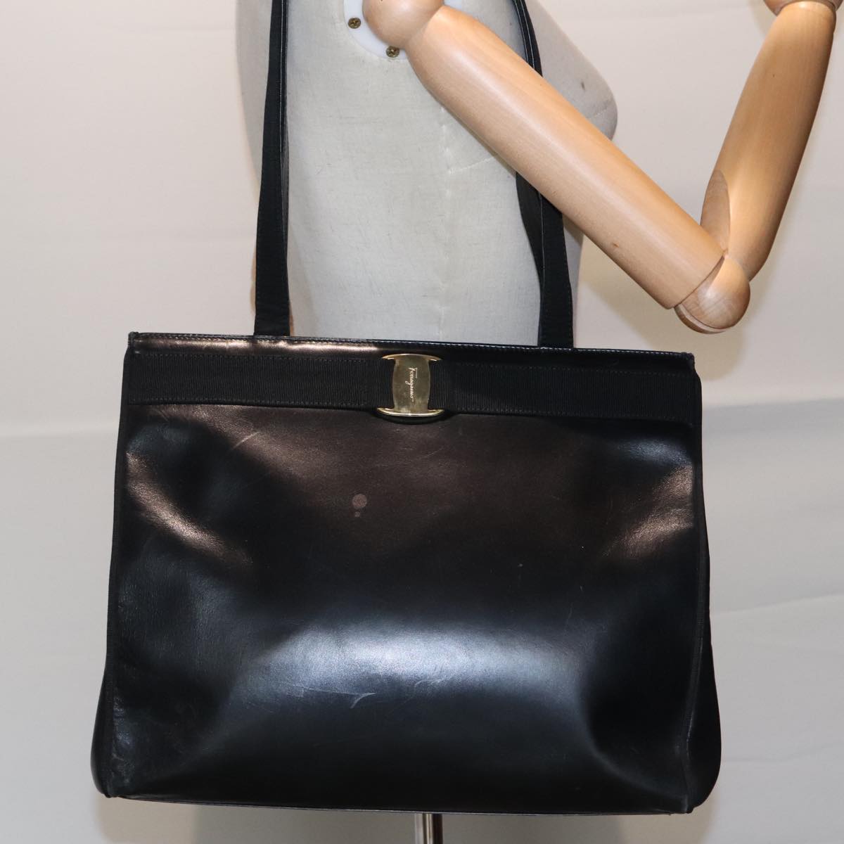 Salvatore Ferragamo Shoulder Bag Leather Black Gold Auth 93193