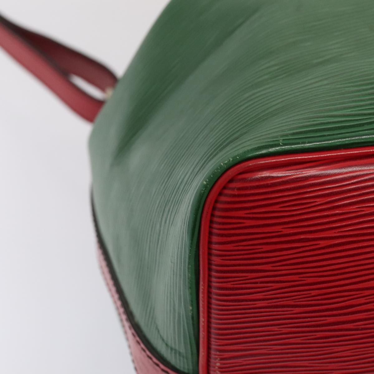 LOUIS VUITTON Epi Petit Noe Shoulder Bag Bicolor Green Red M44147 LV Auth 93348