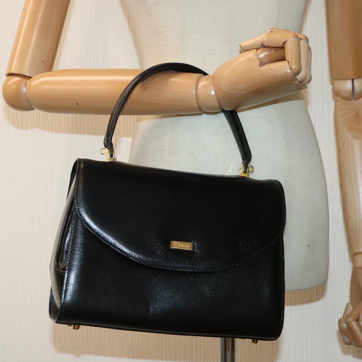 BALLY Hand Bag Leather Black Gold Auth 93404