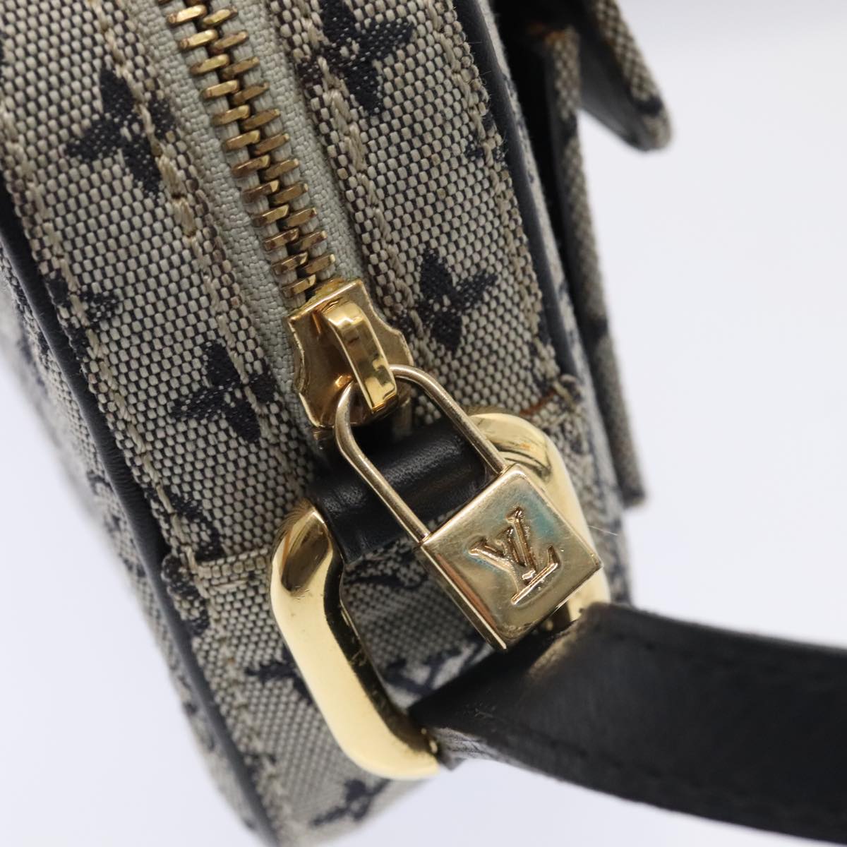 LOUIS VUITTON Monogram Mini Juliet MM Shoulder Bag Blue M92004 LV Auth 93420