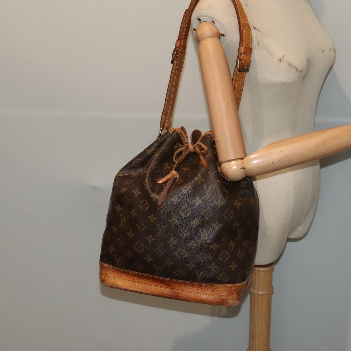 LOUIS VUITTON Monogram Noe Shoulder Bag M42224 LV Auth 93442