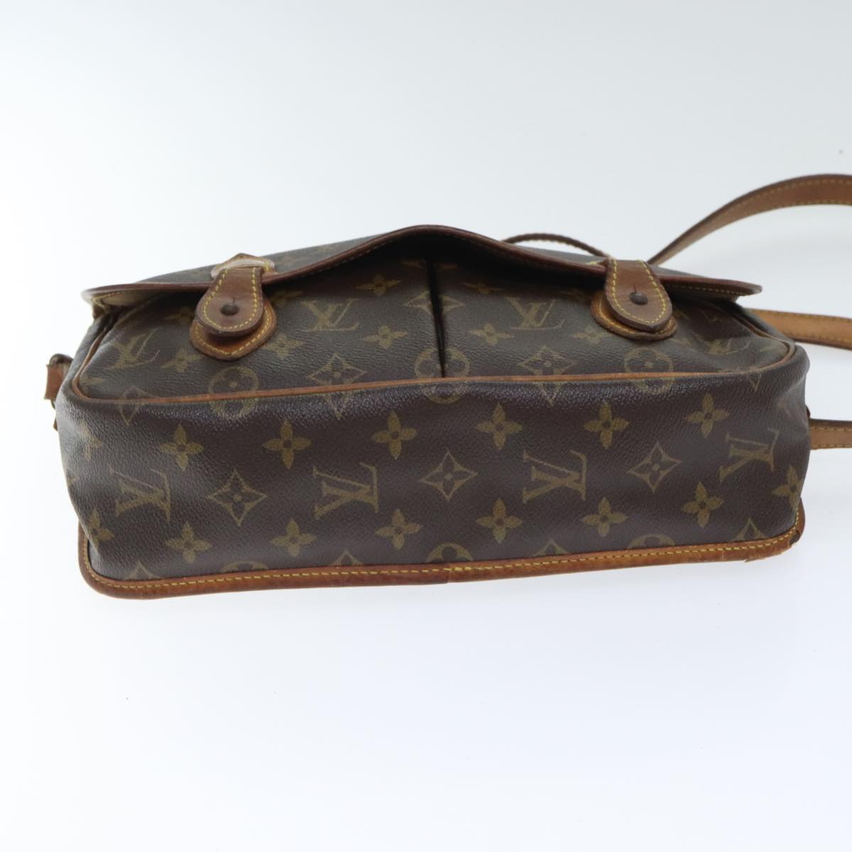 LOUIS VUITTON Monogram Gibeciere MM Shoulder Bag M42247 LV Auth 93467