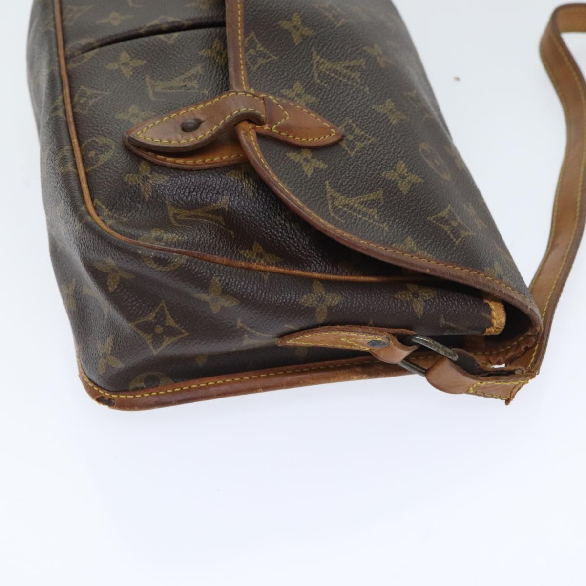 LOUIS VUITTON Monogram Gibeciere MM Shoulder Bag M42247 LV Auth 93467