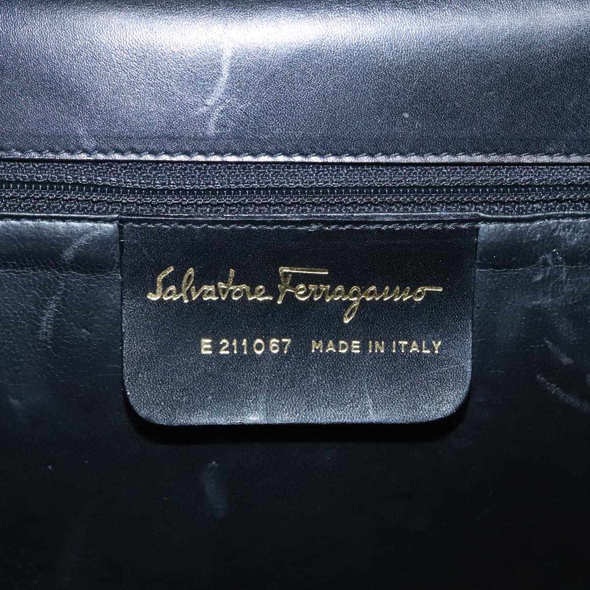 Salvatore Ferragamo Gancini Shoulder Bag Leather Black Gold Auth 93555