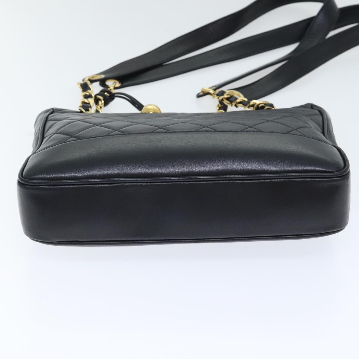 CHANEL Matelasse Chain Shoulder Bag Leather Gold Black CC Auth 93571